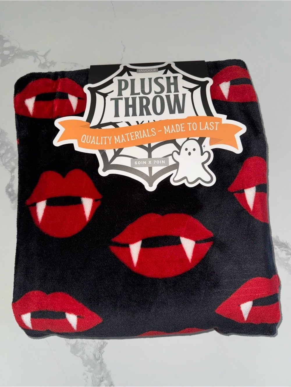 Envogue Halloween Vampire Lips Plush Blanket